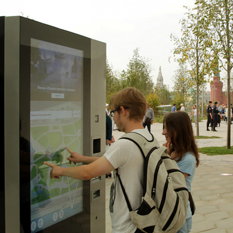 Интерактивные терминалы в парке «Зарядье» - интерактивные решения для любых объектов в Москве: цена | «Инициум»